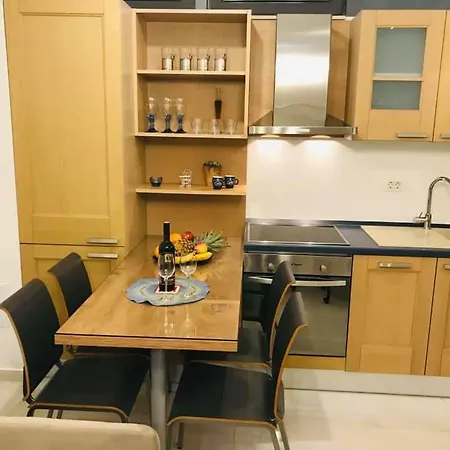 Charming Studio Mari In Centre Split