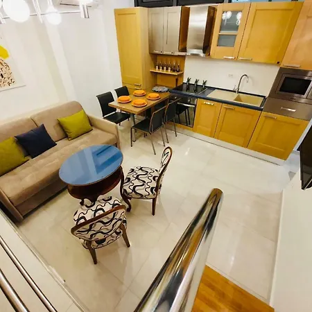 Charming Studio Mari In Centre Split